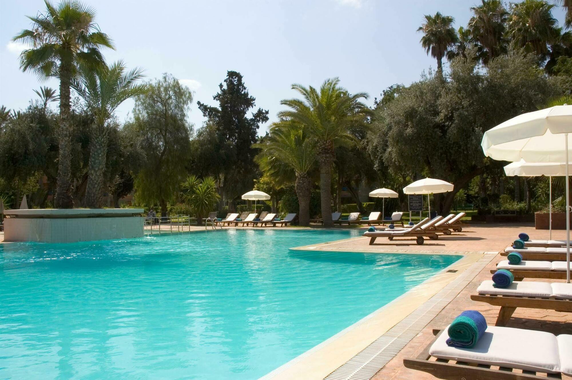 فرح فندق 4*